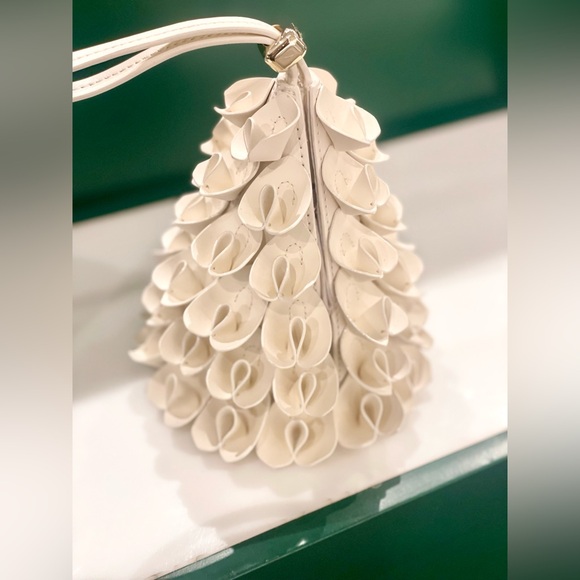 Kate Spade Winter Pine 3D Tree Wristlet Bag Novelty Purse White KM753 NWT